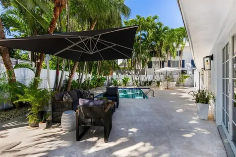 200 W Mcintyre Street Key Biscayne FL 33149
