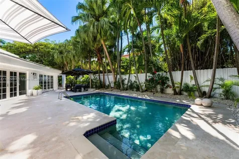 200 W Mcintyre Street Key Biscayne FL 33149