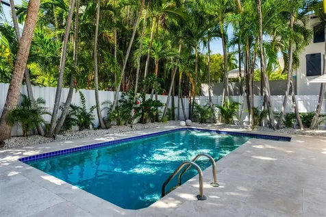 200 W Mcintyre Street Key Biscayne FL 33149