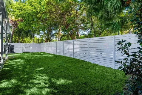 200 W Mcintyre Street Key Biscayne FL 33149