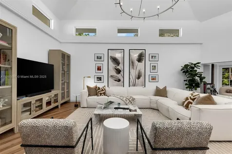 200 W Mcintyre Street Key Biscayne FL 33149