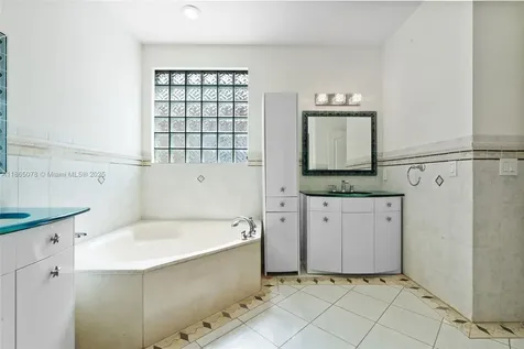 9764 NW 32nd Street Doral FL 33172