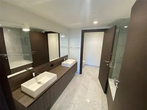 1000 Brickell Plaza Miami FL 33131