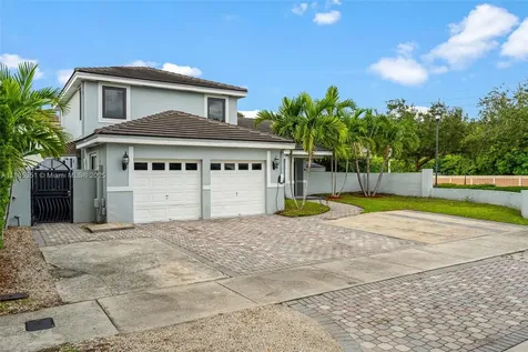 8705 NW 150th Terrace Miami Lakes FL 33018