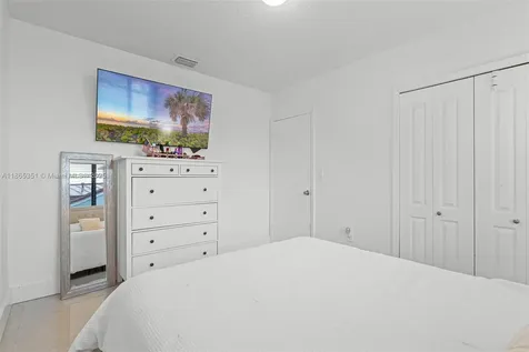 8705 NW 150th Terrace Miami Lakes FL 33018