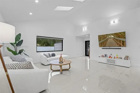 8705 NW 150th Terrace Miami Lakes FL 33018