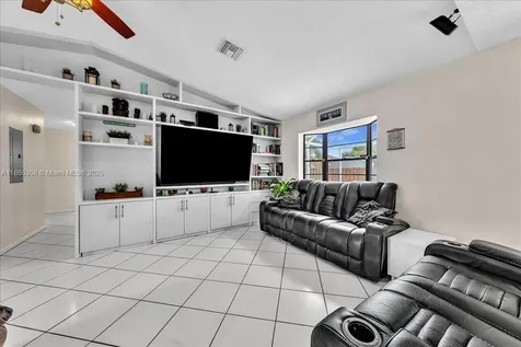 4916 NW 92nd Avenue Sunrise FL 33351