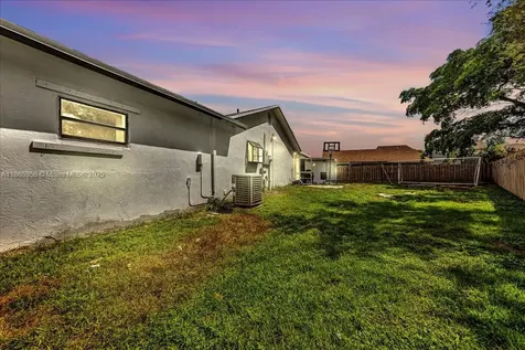 4916 NW 92nd Avenue Sunrise FL 33351