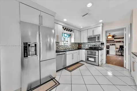4916 NW 92nd Avenue Sunrise FL 33351