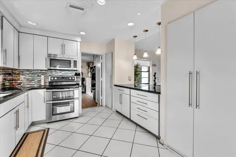 4916 NW 92nd Avenue Sunrise FL 33351
