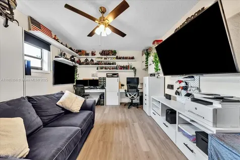 4916 NW 92nd Avenue Sunrise FL 33351