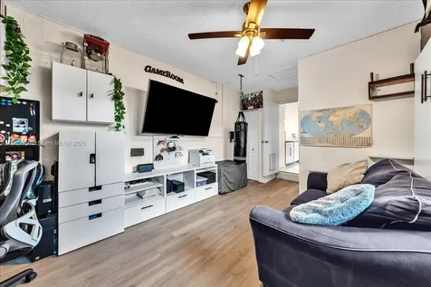 4916 NW 92nd Avenue Sunrise FL 33351