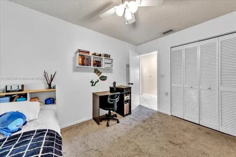 4916 NW 92nd Avenue Sunrise FL 33351