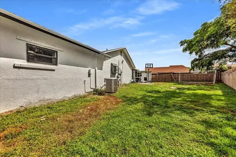 4916 NW 92nd Avenue Sunrise FL 33351