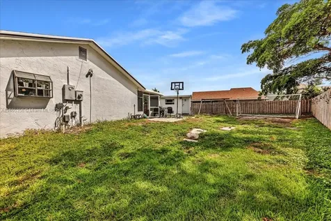 4916 NW 92nd Avenue Sunrise FL 33351
