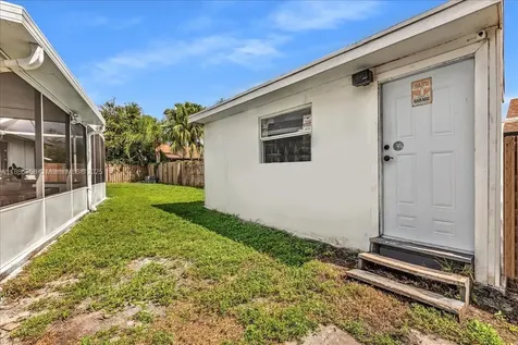 4916 NW 92nd Avenue Sunrise FL 33351