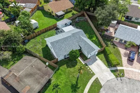 4916 NW 92nd Avenue Sunrise FL 33351