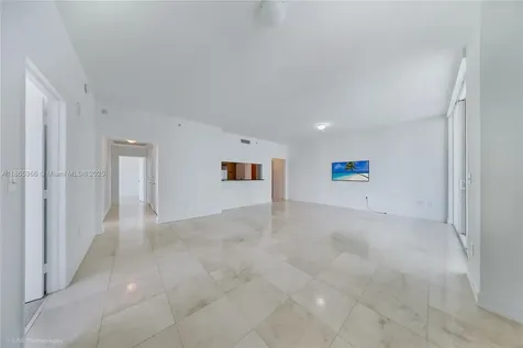 31 SE 5th Street Miami FL 33131
