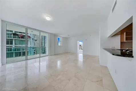 31 SE 5th Street Miami FL 33131