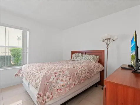 19253 NW 22nd Street Pembroke Pines FL 33029