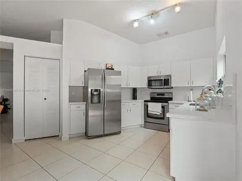 19253 NW 22nd Street Pembroke Pines FL 33029