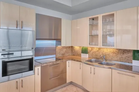 100 S Pointe Drive Miami Beach FL 33139
