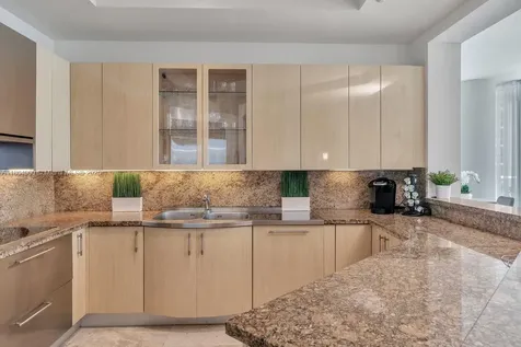 100 S Pointe Drive Miami Beach FL 33139