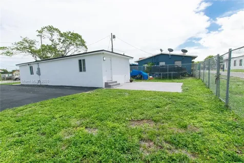 711 NW 15th Way Fort Lauderdale FL 33311