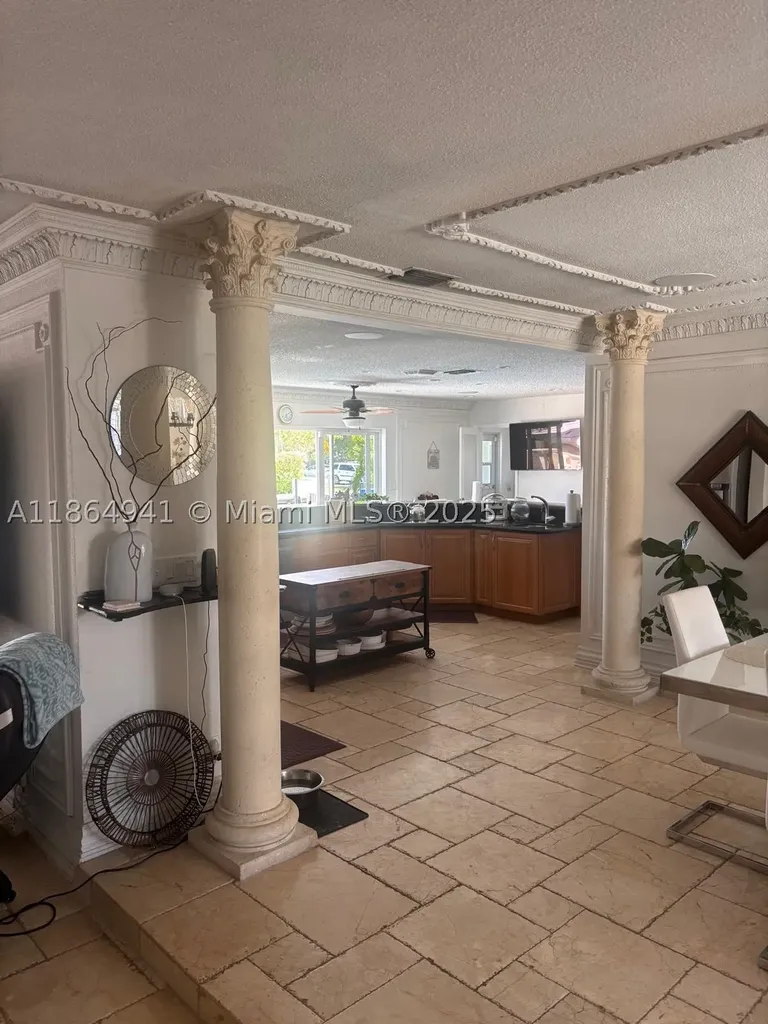 4220 NE 27th Avenue Lighthouse Point FL 33064