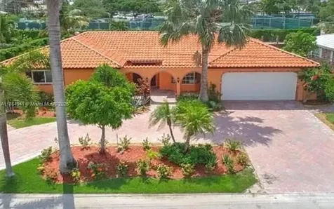 4220 NE 27th Avenue Lighthouse Point FL 33064