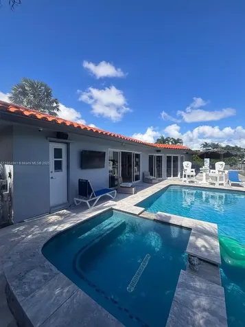 4220 NE 27th Avenue Lighthouse Point FL 33064