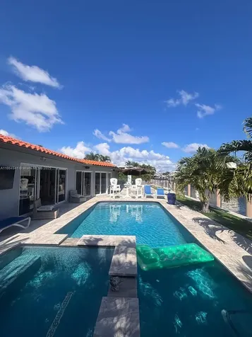 4220 NE 27th Avenue Lighthouse Point FL 33064