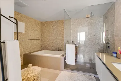 88 SW 7th Street Miami FL 33130