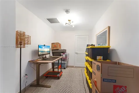88 SW 7th Street Miami FL 33130