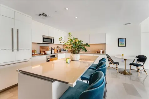88 SW 7th Street Miami FL 33130