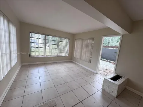 6844 SW 12th Street Pembroke Pines FL 33023
