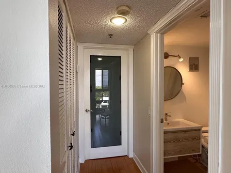 3200 Collins Avenue Miami Beach FL 33140