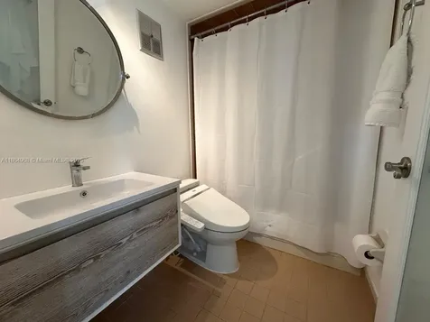 3200 Collins Avenue Miami Beach FL 33140