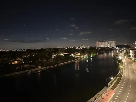 3200 Collins Avenue Miami Beach FL 33140
