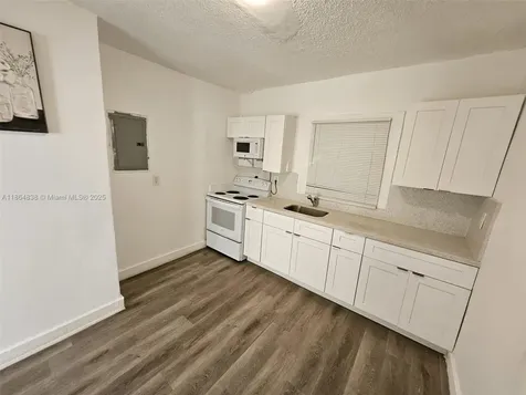 1924 SW 9th Street Miami FL 33135