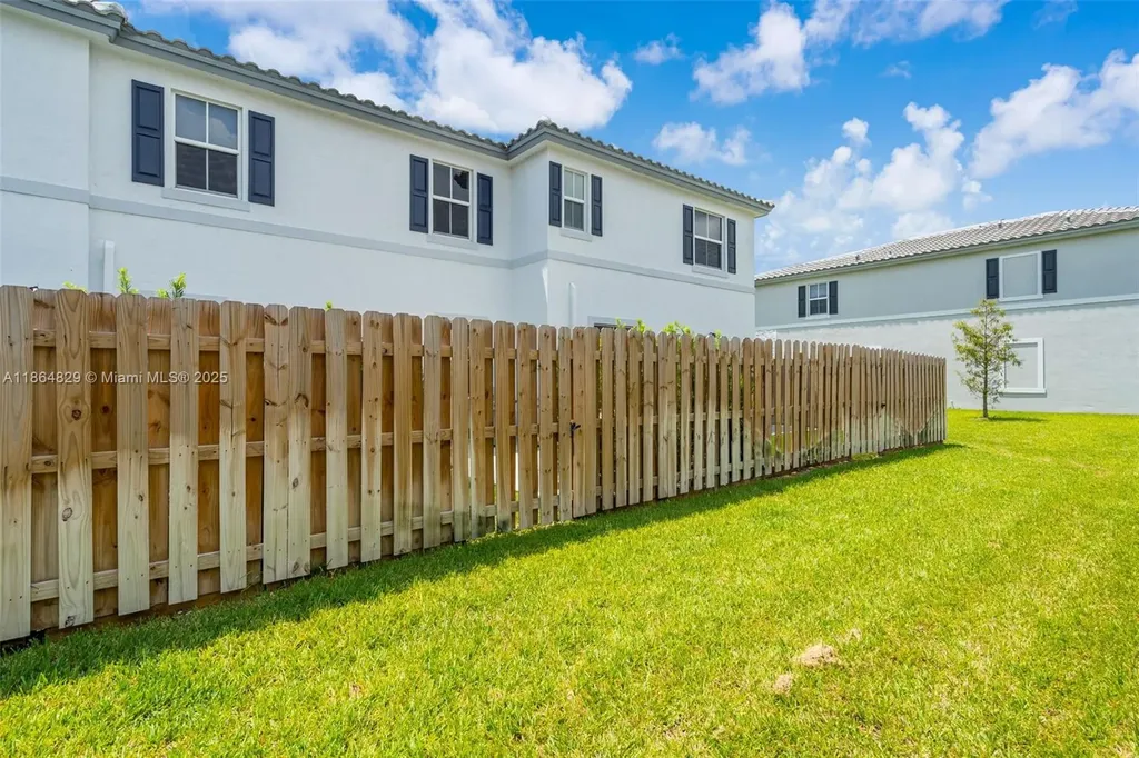 11927 NW 46th Street Coral Springs FL 33076