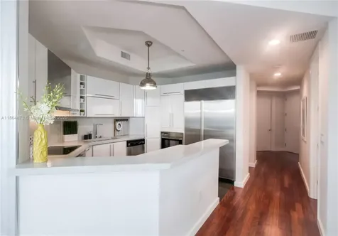 100 S Pointe Drive Miami Beach FL 33139