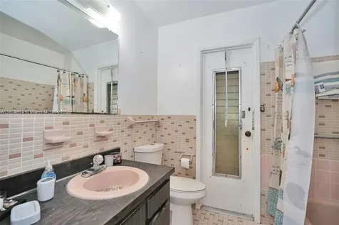 4411 NW 14th Street Lauderhill FL 33313