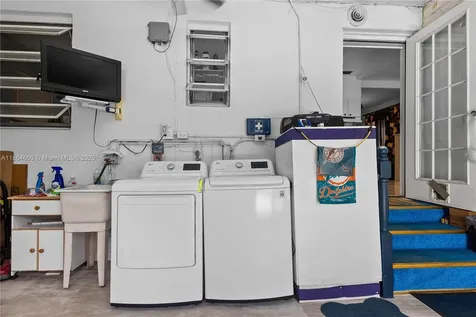 6377 SW 15th Street West Miami FL 33144