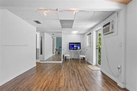 6377 SW 15th Street West Miami FL 33144
