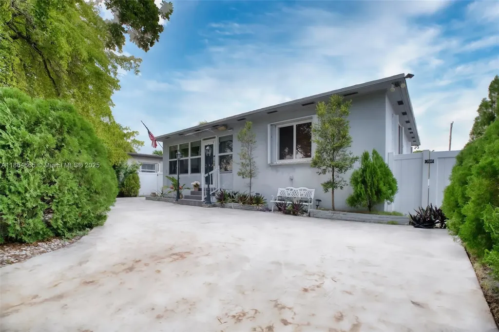 1923 Dewey Street Hollywood FL 33020