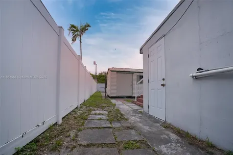 1923 Dewey Street Hollywood FL 33020