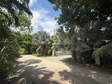 15765 SW 206th Avenue Miami FL 33187