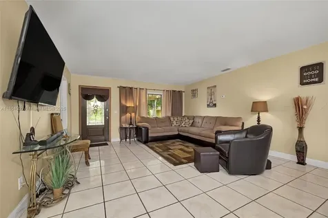 1220 NW 88th Street Miami FL 33147