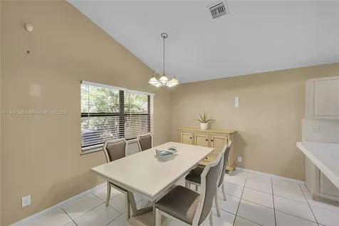 10261 S Lexington Lakes Boulevard S Boynton Beach FL 33436